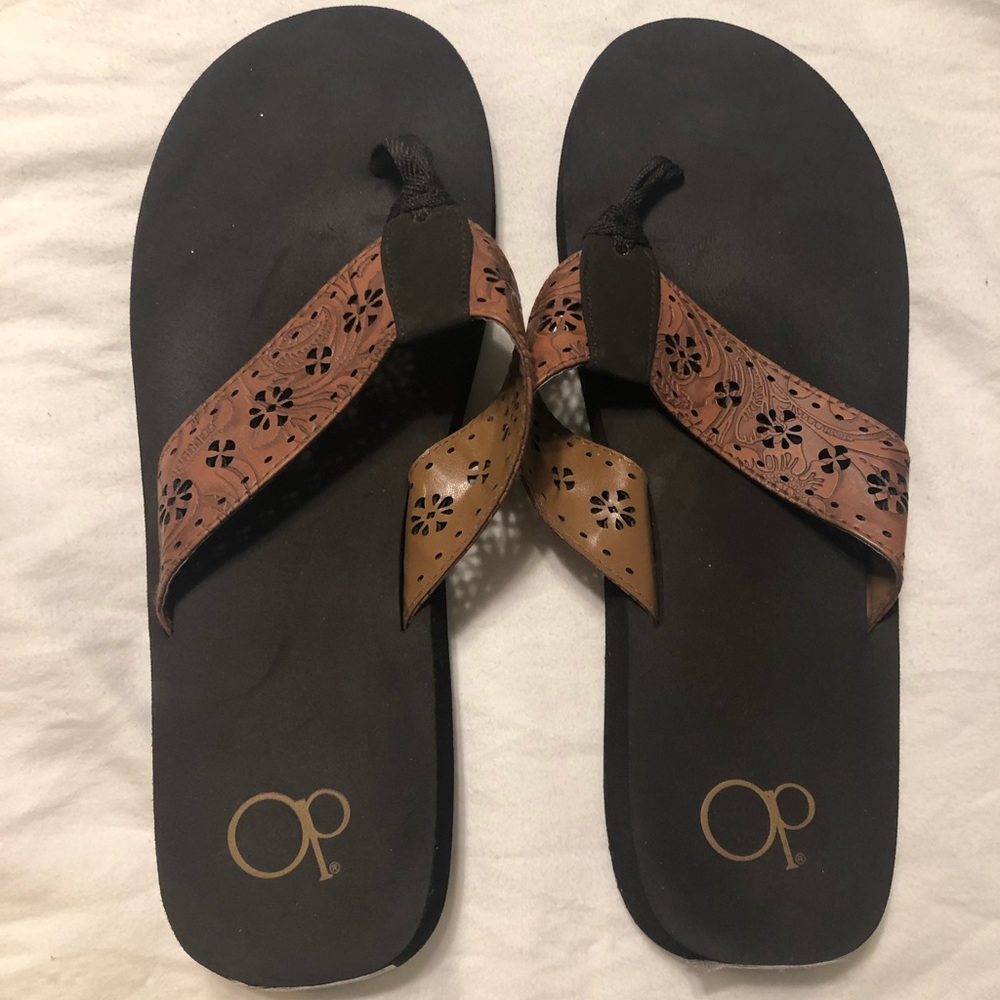 Womens OP sandals. Size 11-12